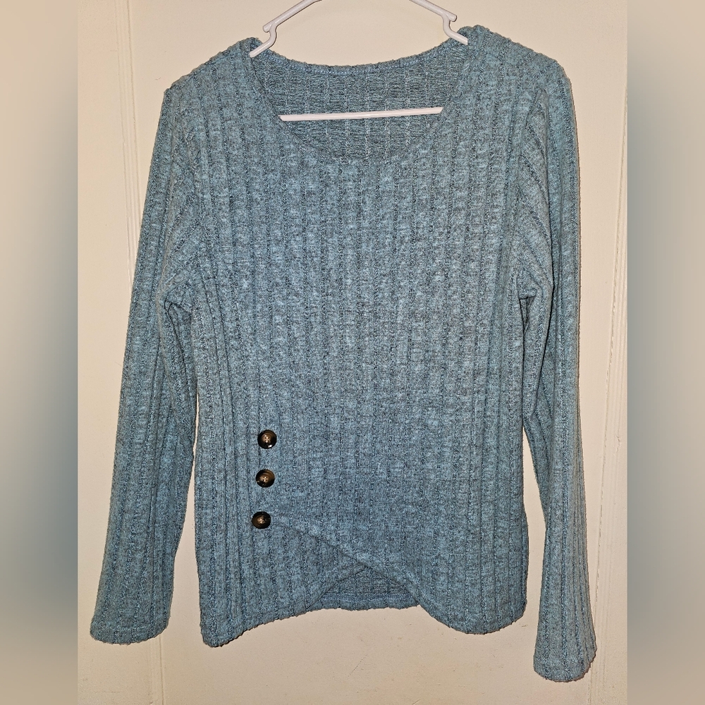 Long sleeve ribbed asymmetric hem sweater